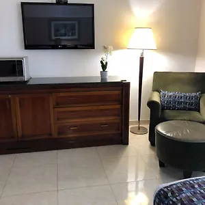 zona-dorada-suites.mazatlan-hotels.com/